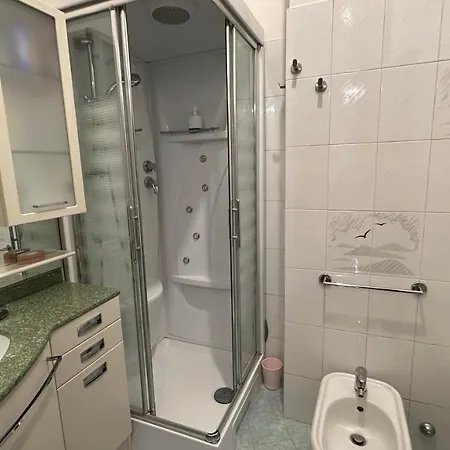 Dehomes - Two Bedrooms, Terrace, Wi-fi, Tram To Centre & Rho Fiera Апартаменты *