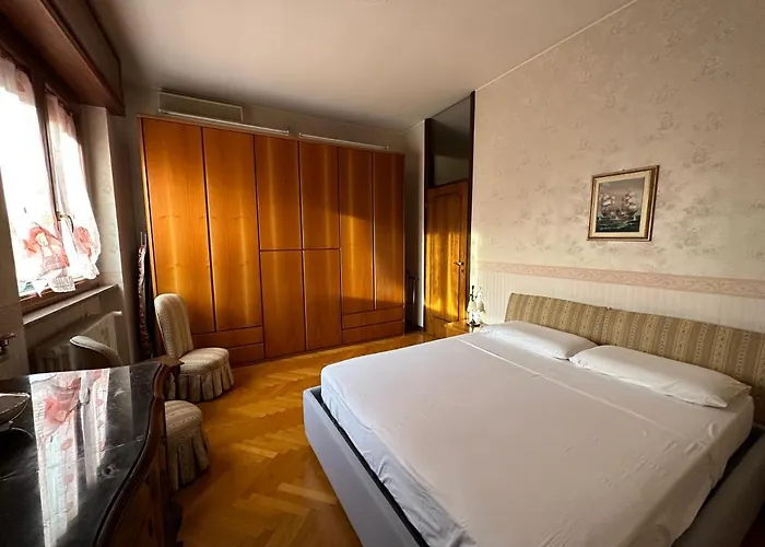 Apartament Dehomes - Two Bedrooms, Terrace, Wi-fi, Tram To Centre & Rho Fiera *