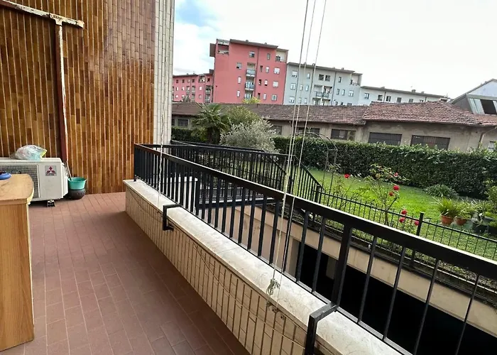 Dehomes - Two Bedrooms, Terrace, Wi-fi, Tram To Centre & Rho Fiera Apartament